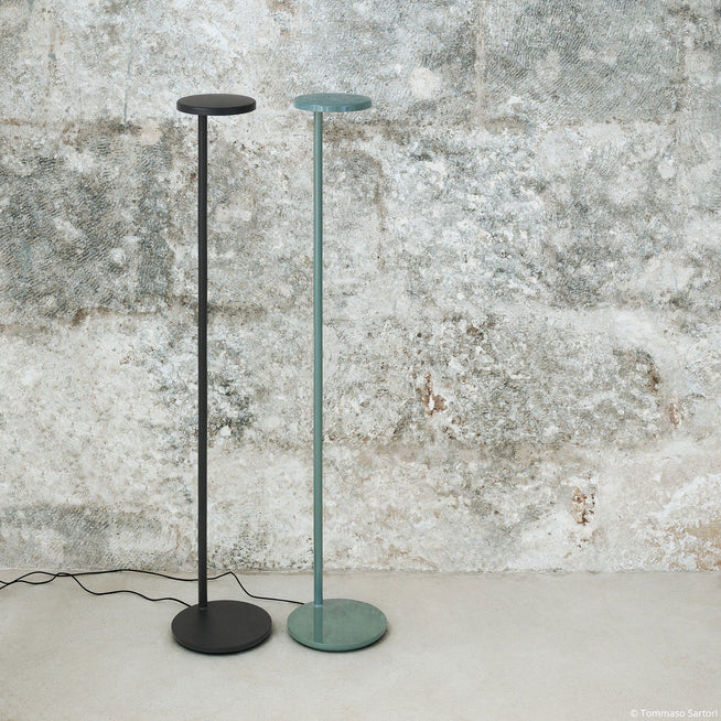 Photo of Oblique F Floor Lamp 2700k Glossy