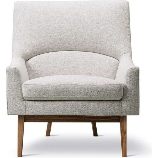 Photo of A-chair 6540 By Jens Risom - Lænestol - Hallingdal 110 / Lacquered Walnut - W78 X D87 X H87 X Sh42 Cm