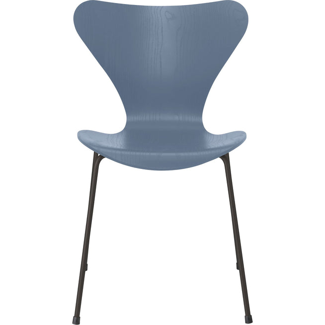 Photo of 3107 Seven, Coloured Ash, Venetian Red, Underframe Warm Graphite - Dining chairs - Arne Jacobsen - Red - Metal/wood