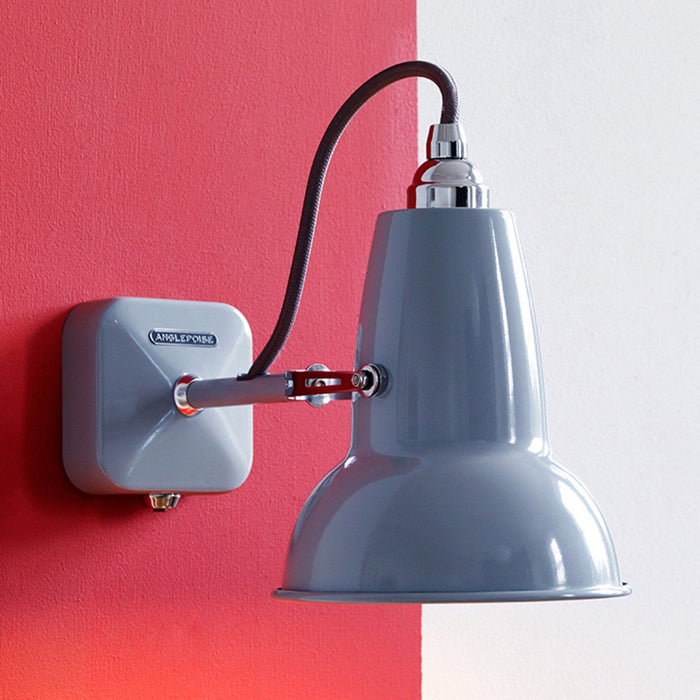 Photo of Original 1227 Mini Wall Lamp Dove Grey - Sänglampor - George Carwardine - Grå