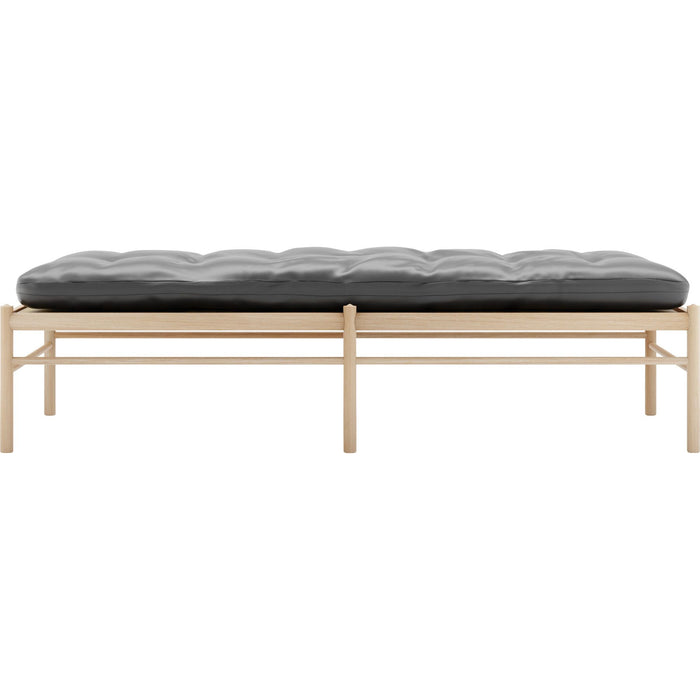 Photo of Carl Hansen - OW150, White oiled oak, Leather group A Loke - 7150 - Daybeds - Ole Wanscher - Black