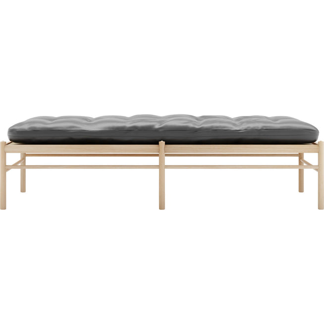 Photo of Carl Hansen - OW150, White oiled oak, Leather group A Loke - 7150 - Daybeds - Ole Wanscher - Black