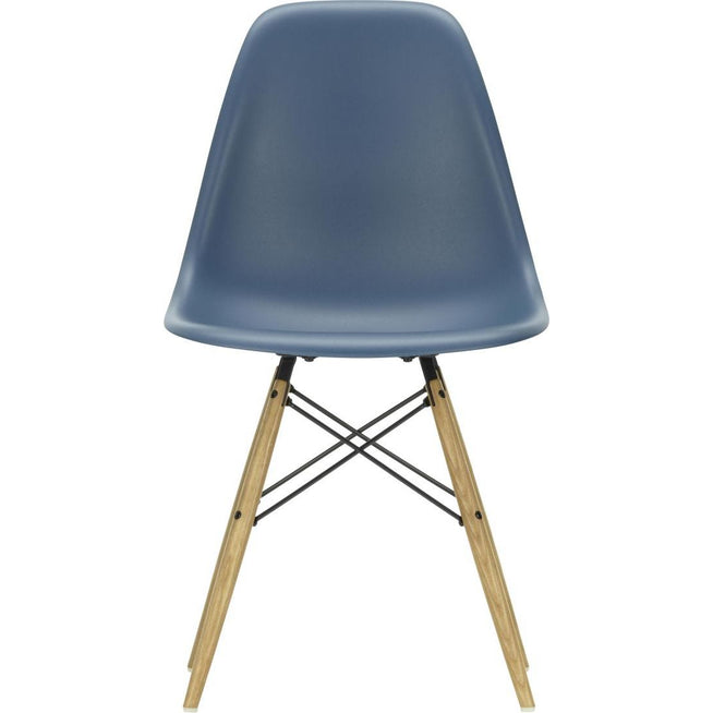 Photo of Eames Plastic Chair Dsw - 83 Sea Blue - Ash Honey Tone - Matstolar - Charles & Ray Eames - Blå - Metall/trä/plast