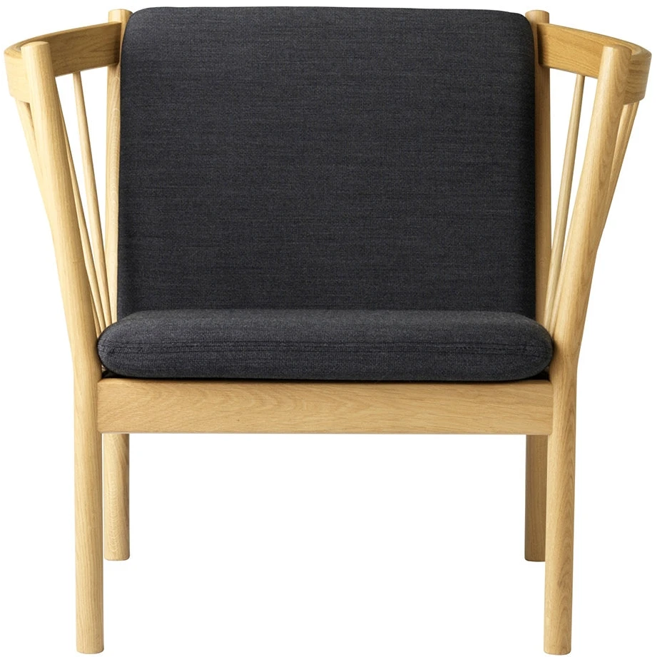 J146 Easy Armchair - Dark Grey, Lacquered Oak