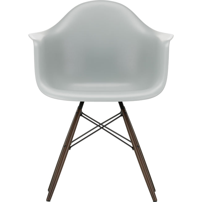 Photo of Eames Plastic Armchair Daw - 24 Light Grey - Dark Maple - Matstolar - Charles & Ray Eames - Grå - Metall/trä/plast