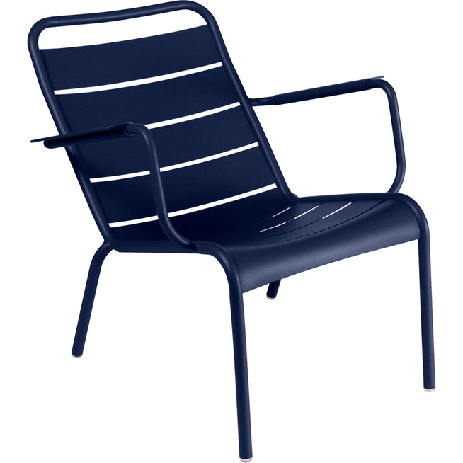 Photo of Luxembourg Low Armchair Deep Blue 92 - Outdoor dining chairs - Frédéric Sofia - Blue - Metal