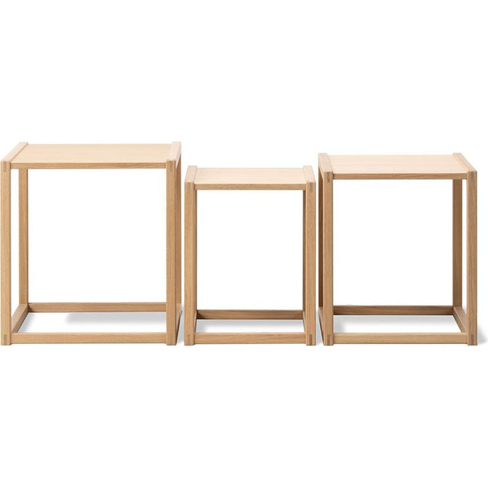 Photo of Bm375 Nesting Tables / By Børge Mogensen - Sofabord - Oak Light Oil - W34 X D34 X H42 Cm / W39 X D39 X H44.5 Cm / W44.5 X D44.5 X H47.5 Cm