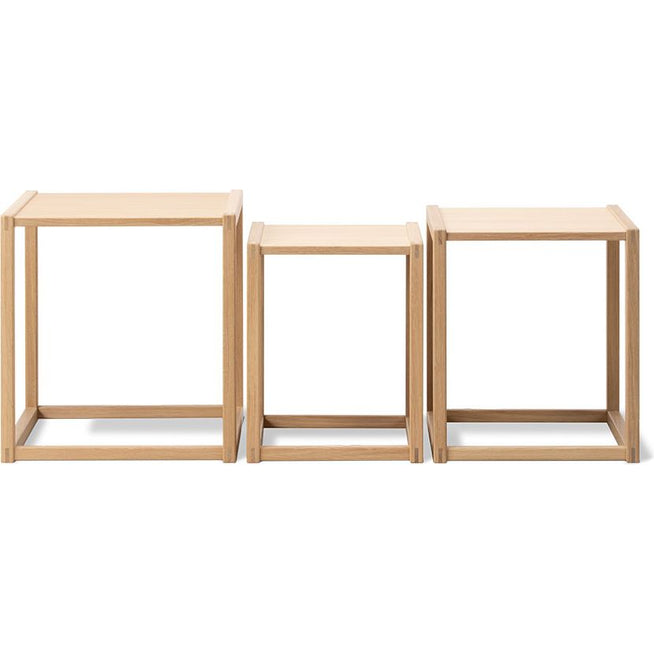 Photo of Bm375 Nesting Tables / By Børge Mogensen - Sofabord - Oak Light Oil - W34 X D34 X H42 Cm / W39 X D39 X H44.5 Cm / W44.5 X D44.5 X H47.5 Cm