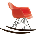 Eames Plastic Armchair Rar - 03 Poppy Red - Basic Dark Base - Dark Maple - Matstolar - Charles & Ray Eames - Röd - Metall/trä/plast