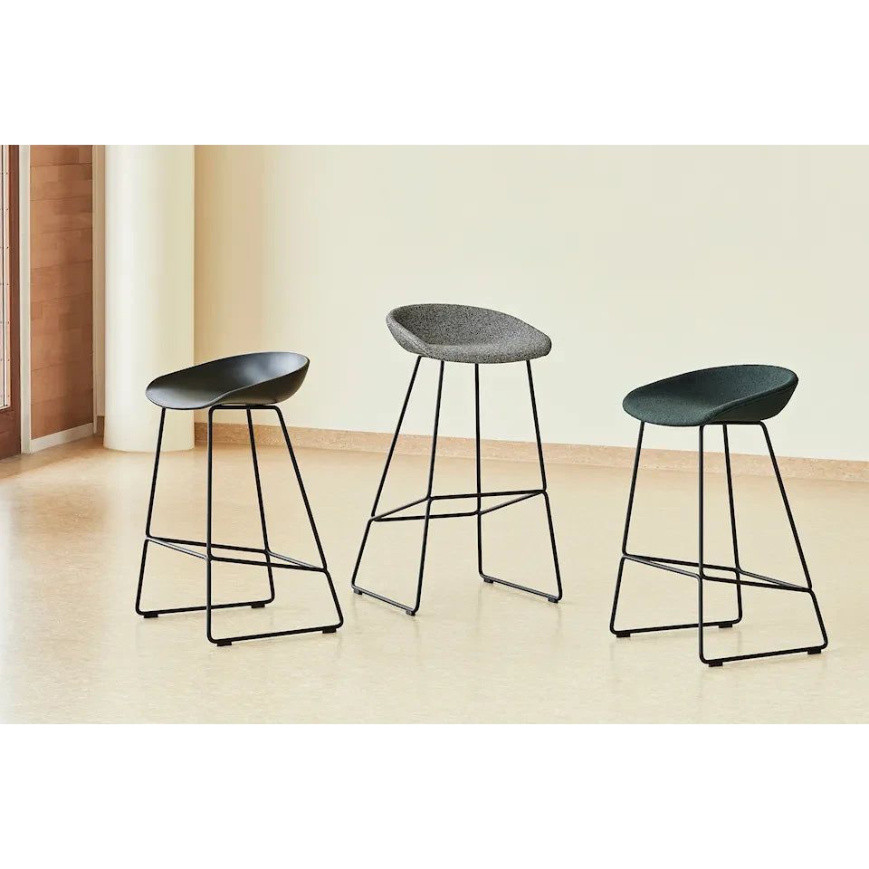 AAS 39 Bar Stool H65 cm