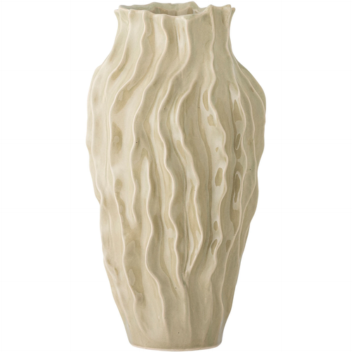 Photo of Valeria Vase