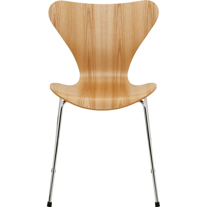 Photo of 3107 Sjuan, Elm veneer - Dining chairs - Arne Jacobsen - Wood-coloured - Metal/wood