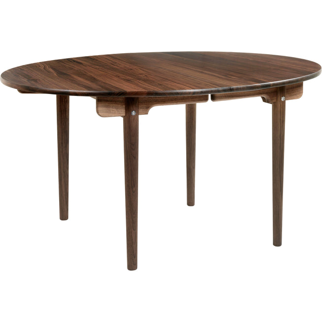 Photo of Ch337 Dining Table From Carl Hansen & Søn (Walnut