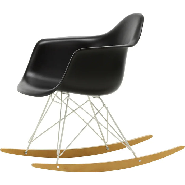 Eames Plastic Armchair Rar - 12 Deep Black - White Base - Golden Maple - Matstolar - Charles & Ray Eames - Svart - Metall/trä/plast