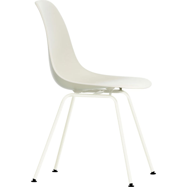Photo of Eames Plastic Chair Dsx - 11 Pebble - White Base - Matstolar - Charles & Ray Eames - Vit - Metall/plast