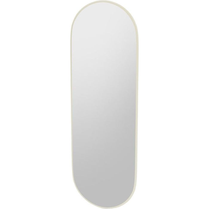 Photo of Figure Oval Mirror - Vanilla - Helkroppsspeglar - Peter J. Lassen - Vit