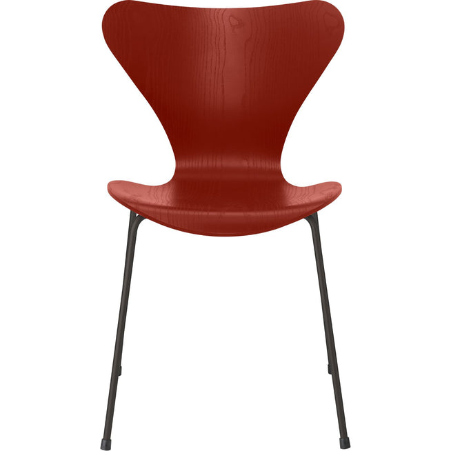 Photo of 3107 Seven, Coloured Ash, Venetian Red, Underframe Warm Graphite - Dining chairs - Arne Jacobsen - Red - Metal/wood