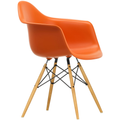 Eames Plastic Armchair Daw - 43 Rusty Orange - Golden Maple - Matstolar - Charles & Ray Eames - Orange - Metall/trä/plast