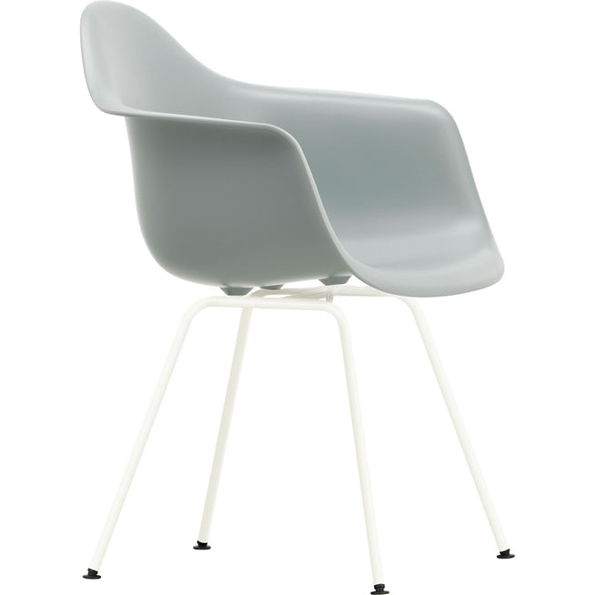 Photo of Eames Plastic Armchair Dax - 24 Light Grey - White Base - Matstolar - Charles & Ray Eames - Grå - Metall/plast