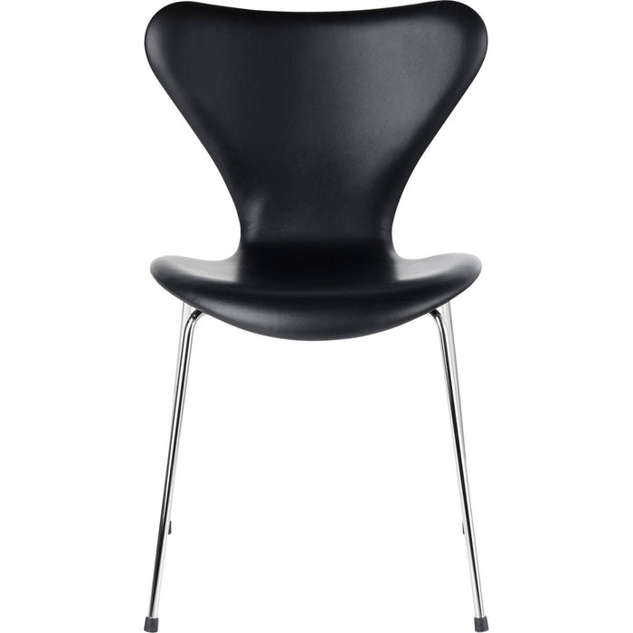 Photo of 3107 Seven, Helkl. Leather, Wild Black Campaign - Dining chairs - Arne Jacobsen - Black - Metal/wood