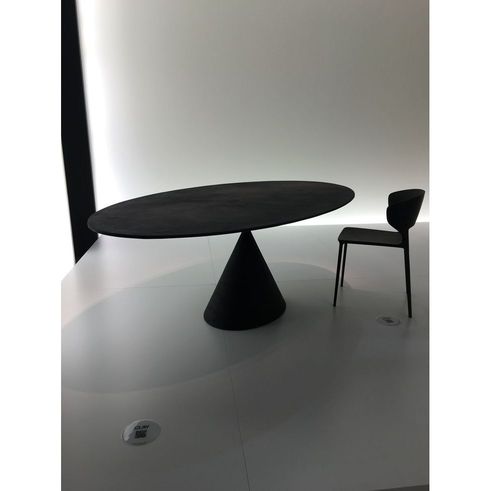 CLAY Oval Table