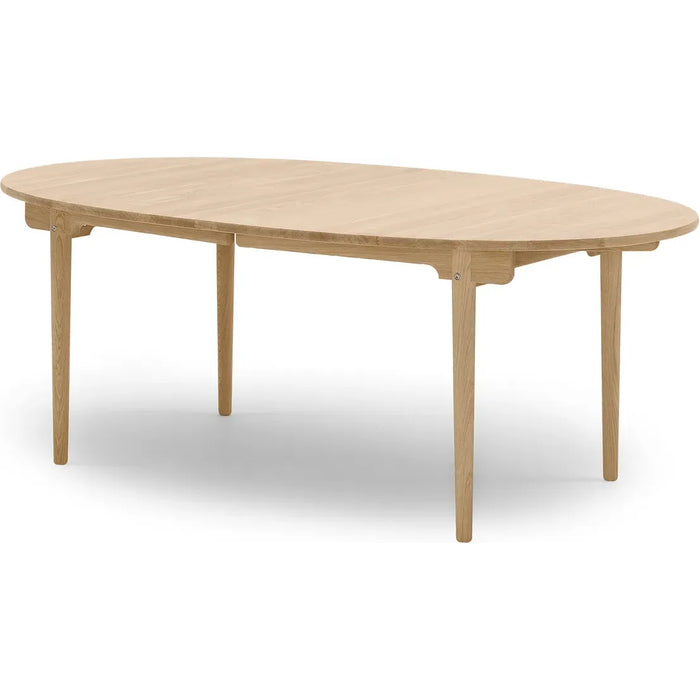 Photo of Carl Hansen - Ch338, oiled oak, with space for 2 extension leaves - Dining table - Hans J. Wegner - Wood-coloured - Wood