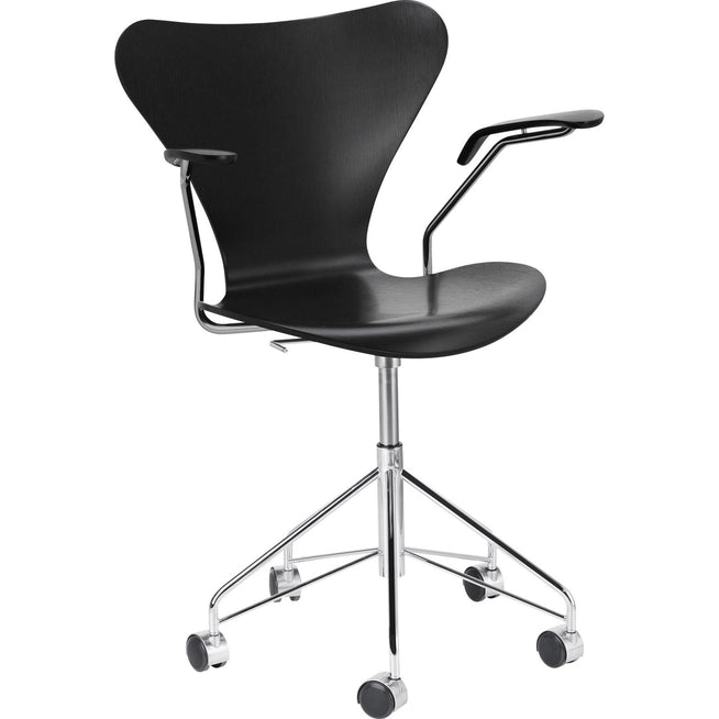 Photo of 3217 Seven, Coloured Ash Veneer, Black - Desk Chairs - Arne Jacobsen - Black