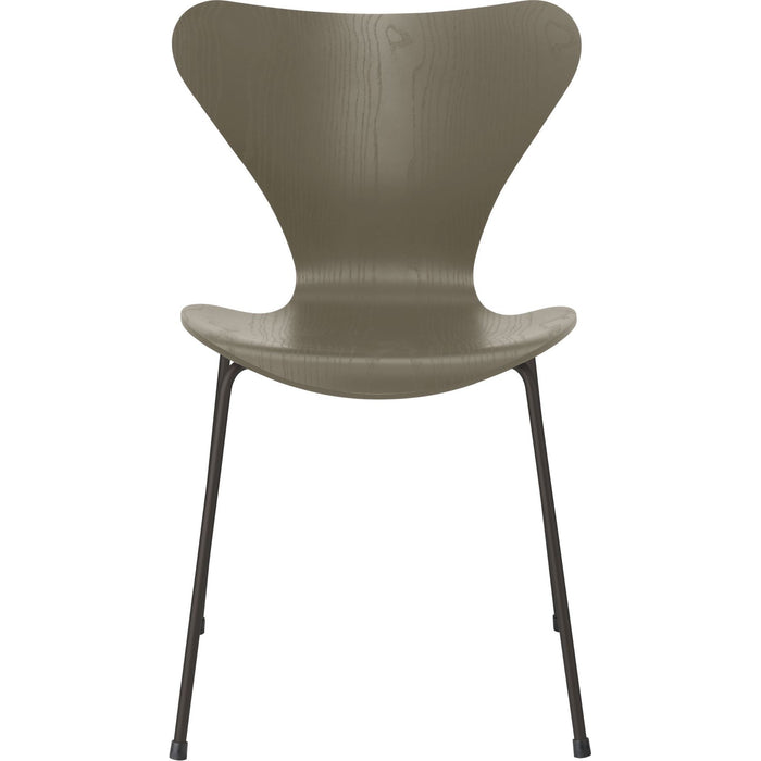 Photo of 3107 Seven, Coloured Ash, Venetian Red, Underframe Warm Graphite - Dining chairs - Arne Jacobsen - Red - Metal/wood