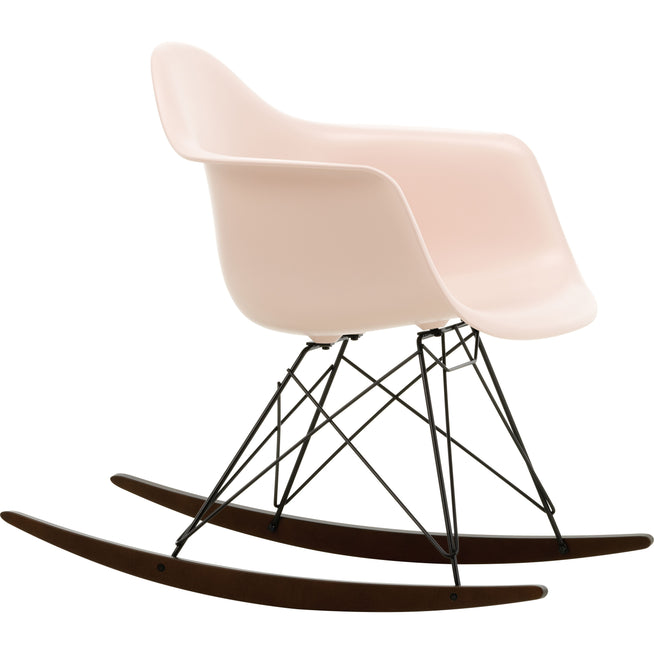 Photo of Eames Plastic Armchair Rar - 41 Pale Rose - Basic Dark Base - Dark Maple - Matstolar - Charles & Ray Eames - Rosa - Metall/trä/plast