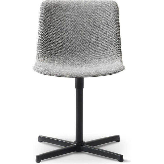 Photo of Pato Swivel Chair 4002 By Welling/ludvik - Full Upholstery - Kontorstol - Hallingdal 130 - W63 X D50 X H79,5 X Sh46,5 Cm