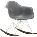 Eames Plastic Armchair Rar - 56 Granite Grey - White Base - Dark Maple - Matstolar - Charles & Ray Eames - Grå - Metall/trä/plast
