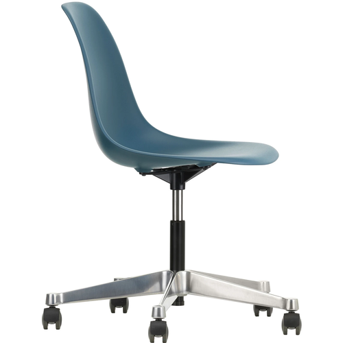 Photo of Eames Plastic Chair Pscc - 83 Sea Blue - Castors Soft - Skrivbordsstolar - Charles & Ray Eames - Blå