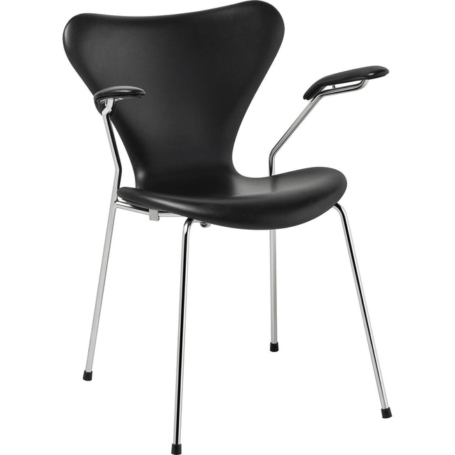 Photo of 3207 Sjuan - Fully upholstered, Leather, Grace Black - Dining chairs - Arne Jacobsen - Black - Metal/wood