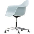 Eames Plastic Armchair Pacc - 23 Ice Grey - Castors Soft - Skrivbordsstolar - Charles & Ray Eames - Grå