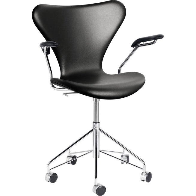 Photo of 3217 Sjuan - Fully upholstered, Leather, Soft Black - Desk chairs - Arne Jacobsen - Black