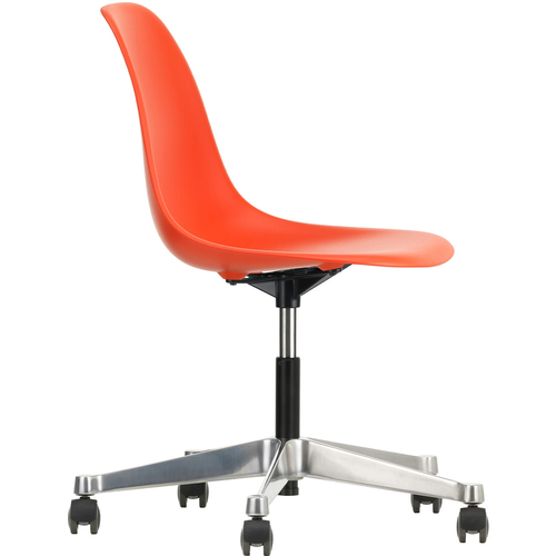 Photo of Eames Plastic Chair Pscc - 03 Poppy Red - Castors Hard - Skrivbordsstolar - Charles & Ray Eames - Röd
