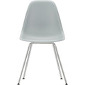 Eames Plastic Chair Dsx - 24 Light Grey - Chrome Base - Matstolar - Charles & Ray Eames - Grå - Metall/plast