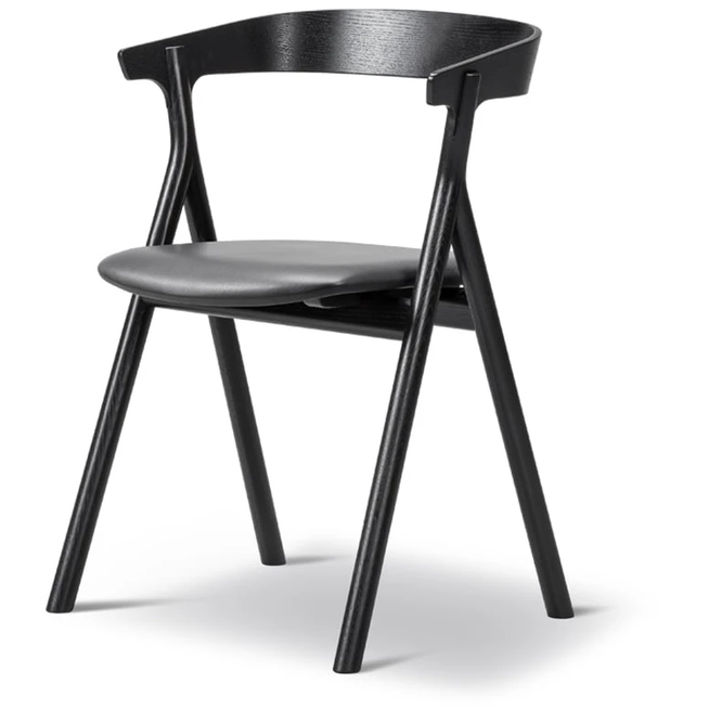 Photo of Yksi 3341 Chair Leather Premium 88-oak Black lacquer