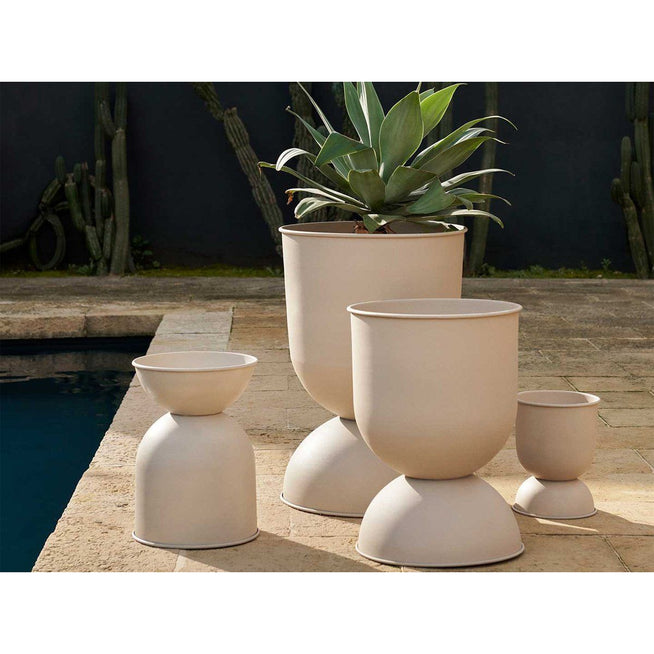 Photo of Hourglass Pots - Urtepotte - Cashmere