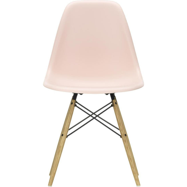 Photo of Eames Plastic Chair Dsw - 41 Pale Rose - Ash Honey Tone - Matstolar - Charles & Ray Eames - Rosa - Metall/trä/plast