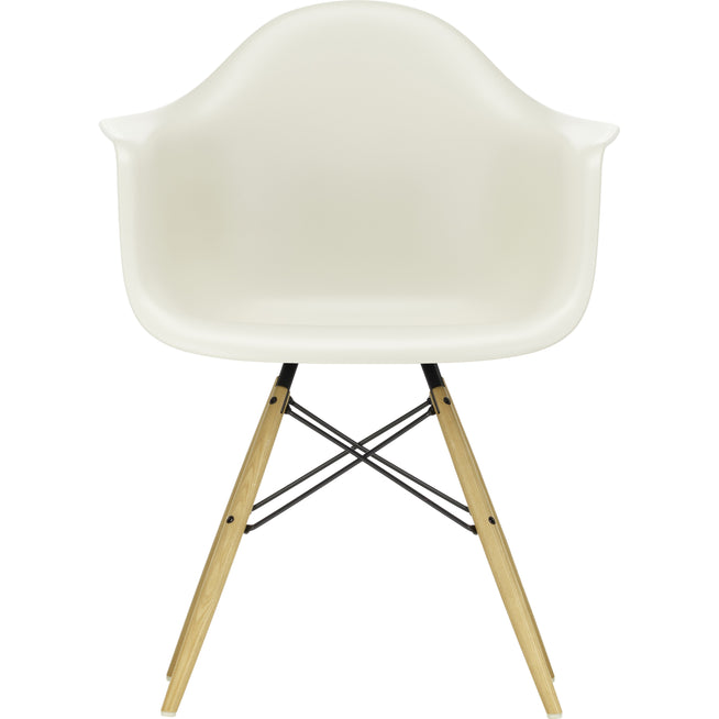 Photo of Eames Plastic Armchair Daw - 11 Pebble - Ash Honey Tone - Matstolar - Charles & Ray Eames - Vit - Metall/trä/plast