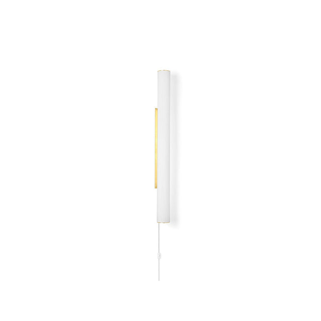 Photo of Vuelta Wall Lamp - Væglampe - White/brass